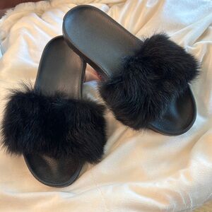 Ugg Black Faux Fur Slide Sandals Size 9 - Never  Worn